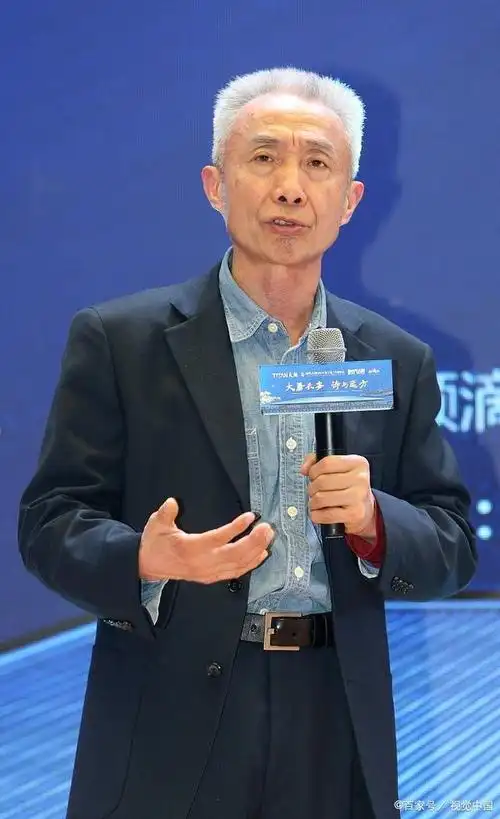 六旬网红教师戴建业