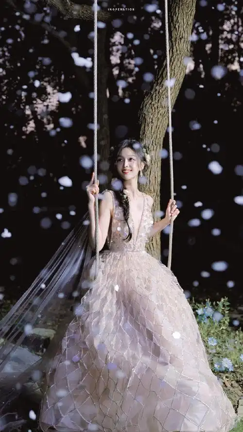 吴宣仪超话我被光所诱惑90#gq红毯#|#gq好多人鱼公主#@吴宣仪_betty