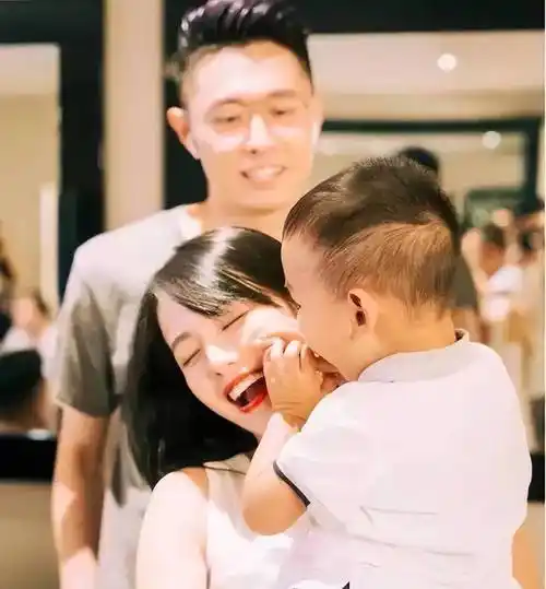 张嘉倪意外发现怀2胎,身边人劝自己不要!