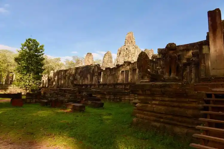 柬埔寨吴哥窟游之---巴戎寺(神秘的微笑)