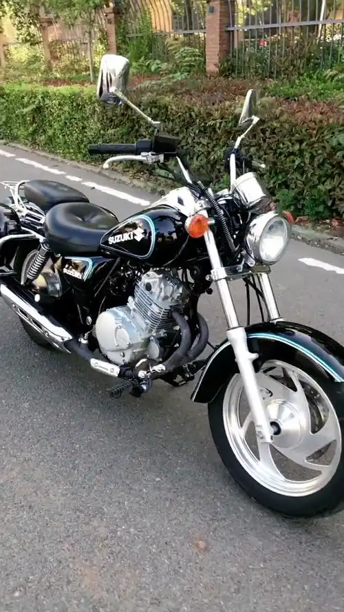 铃木电喷250小太子!骑行舒适