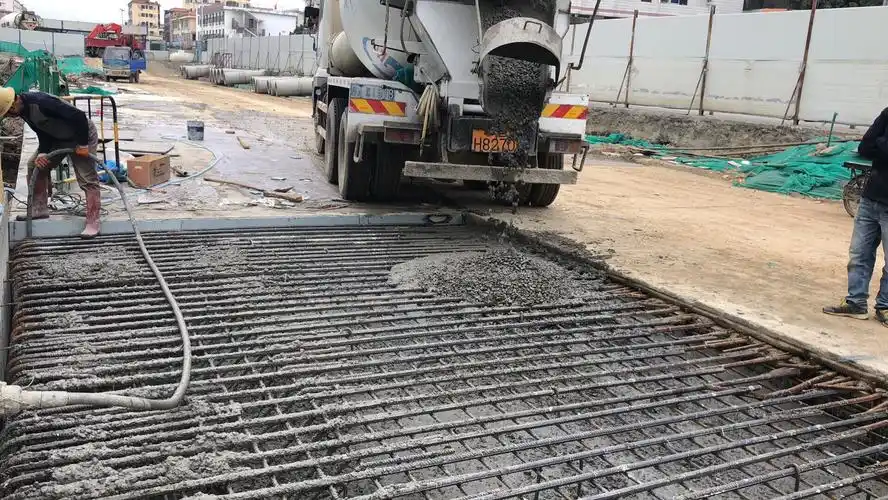 山厦河第十八节段顶混凝土浇筑