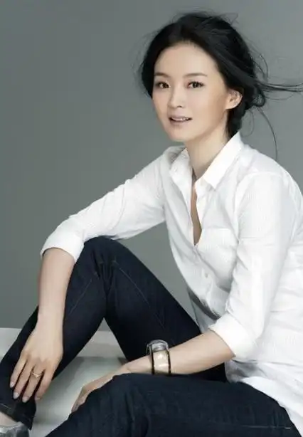 49岁演员王艳最近照片揭秘,面容憔悴状态不好,被怀疑"轻生"