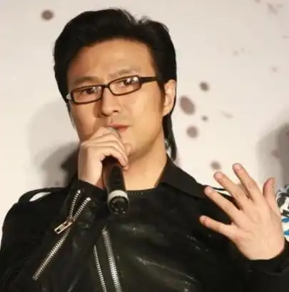 有网友在微博中留言称,"汪峰的歌没唱了",也有网友表示"希望歌手能够