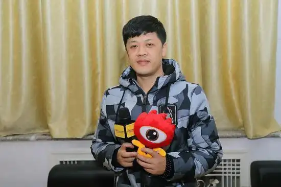 民谣歌手方磊谈艰难北漂路隔空喊话贾玲祝你减肥成功