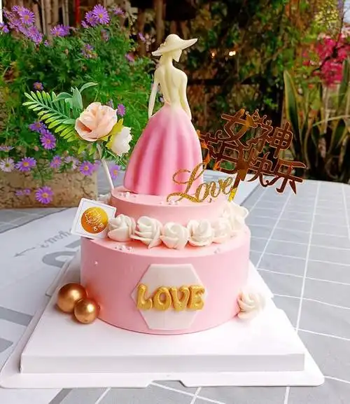 优雅女神蛋糕半翻糖装饰