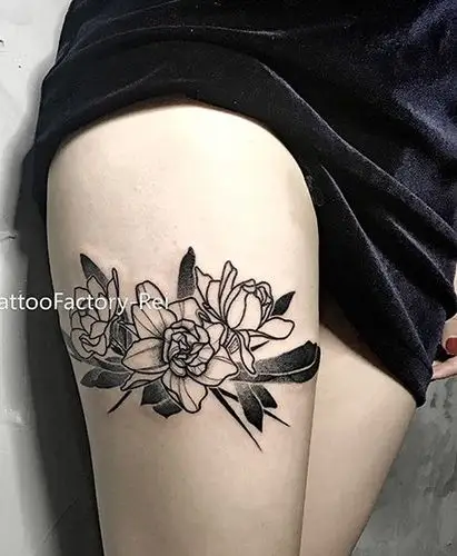 大腿性感的栀子花纹身图片