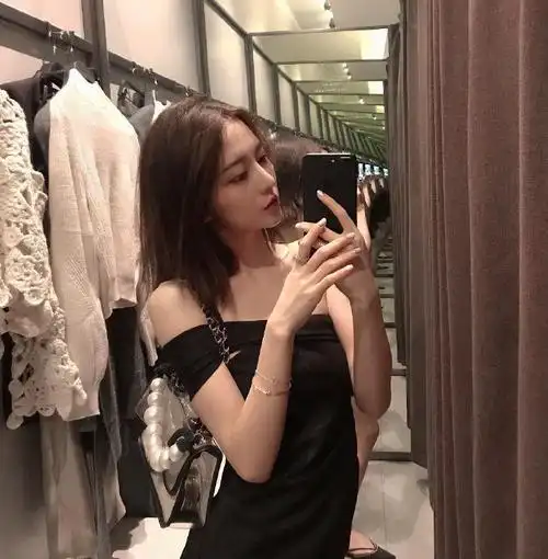 项思醒毕业旧照曝光,改头换面大变脸,网友:亲妈都认不出