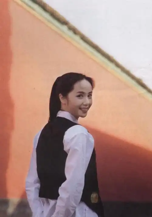 蒋雯丽青涩旧照曝光清纯少女扮相超像马思纯果然一家都颜值高