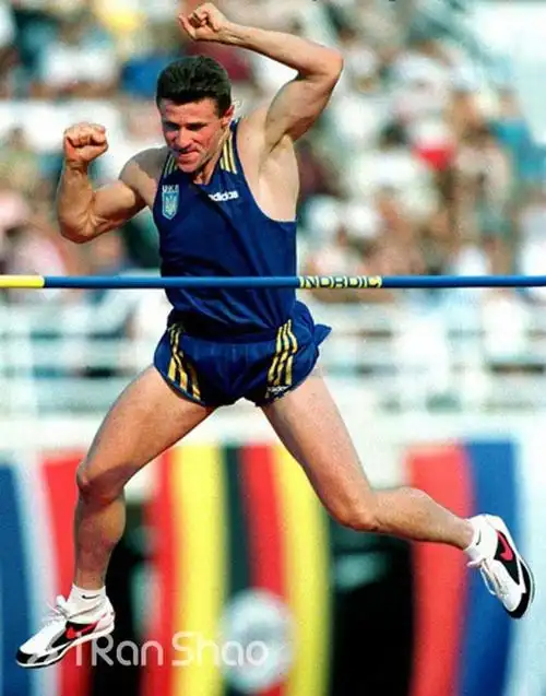 布勃卡在比赛中