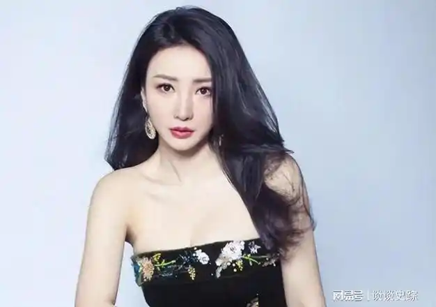 大胆前卫,大秀身材,这几位女明星把"性感"玩到极致