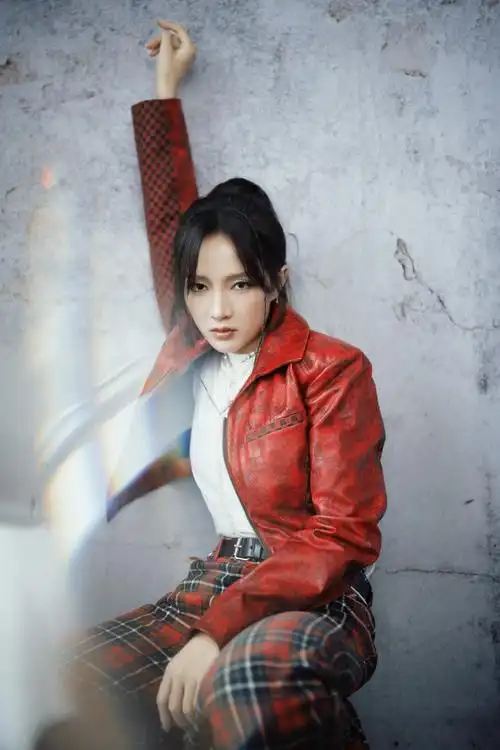 锁定cctv-3 央视综艺频道,2月9日08:39,锁定cctv-1 综合频道,和@m孟佳