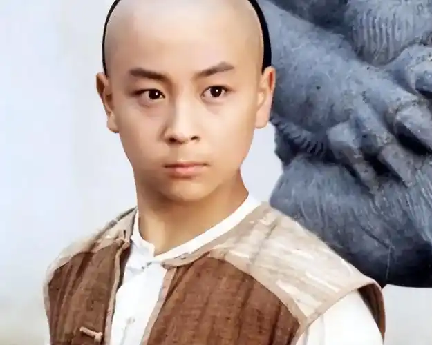 释小龙:被指隐婚生女,妻子带女儿出街被拍,事实到底如何?