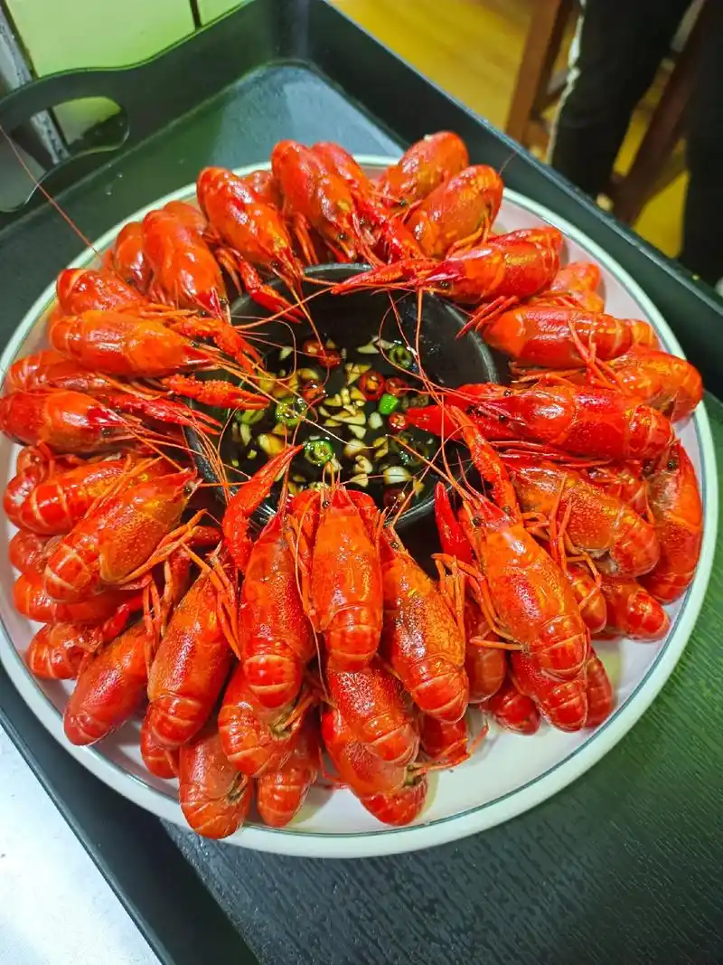 小龙虾#吃龙虾的季节 #十三香小龙虾#麻辣小龙虾 小龙虾与 - 抖音