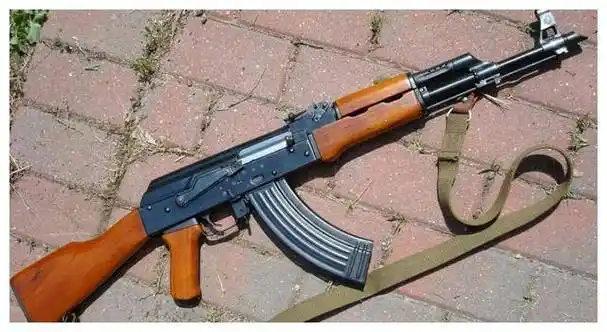 ak47和56冲:苏联授权我国生产ak47,拿到图纸后的厂长:好枪!