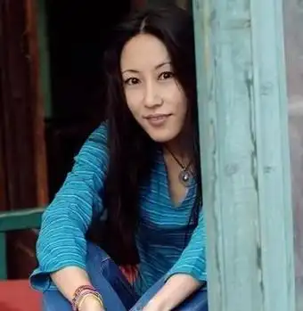 悲情姜昕:被王菲夺走窦唯,结婚后丈夫又离世,她的现状如何?