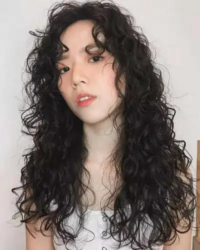 自来卷的人适合做什么发型比较好看?