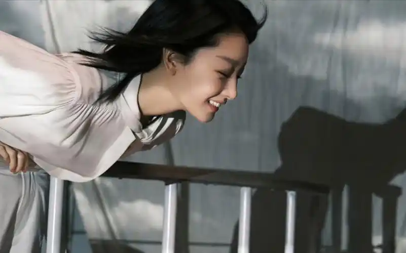 【周冬雨】保洁中国屈臣氏洗发水广告