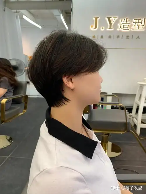 女士短发别乱剪最火还是这三种清爽自然真时尚