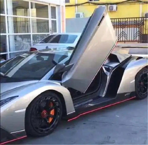 9000万兰博基尼毒药现身北京,看到外观后,网友直呼:改的!