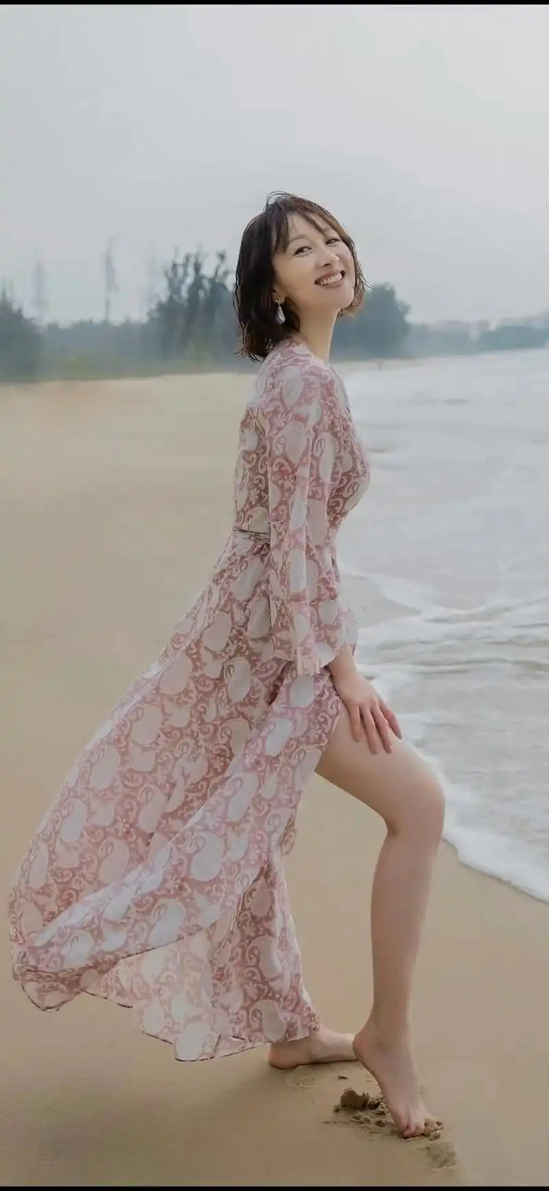 练束梅身材引热议,网友狂赞完美曲线!