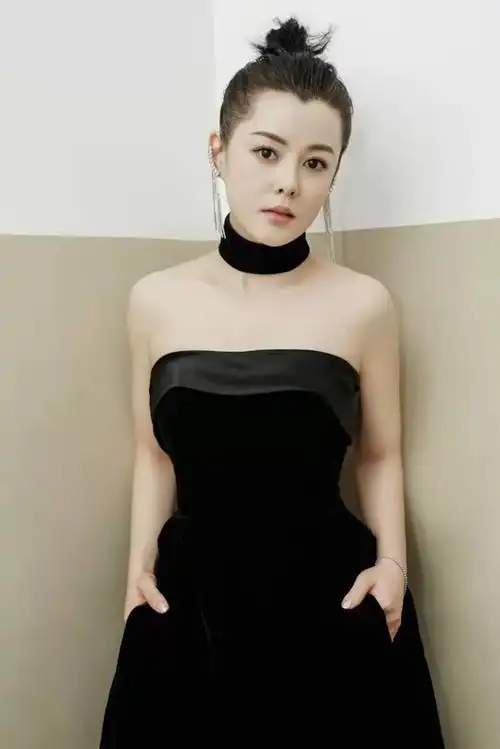 演员刘一含演技颜值双获肯定 出席搜狐时尚盛典惊艳全场