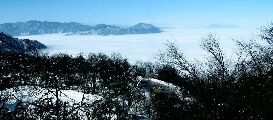 峨眉山雷洞坪冬日云海
