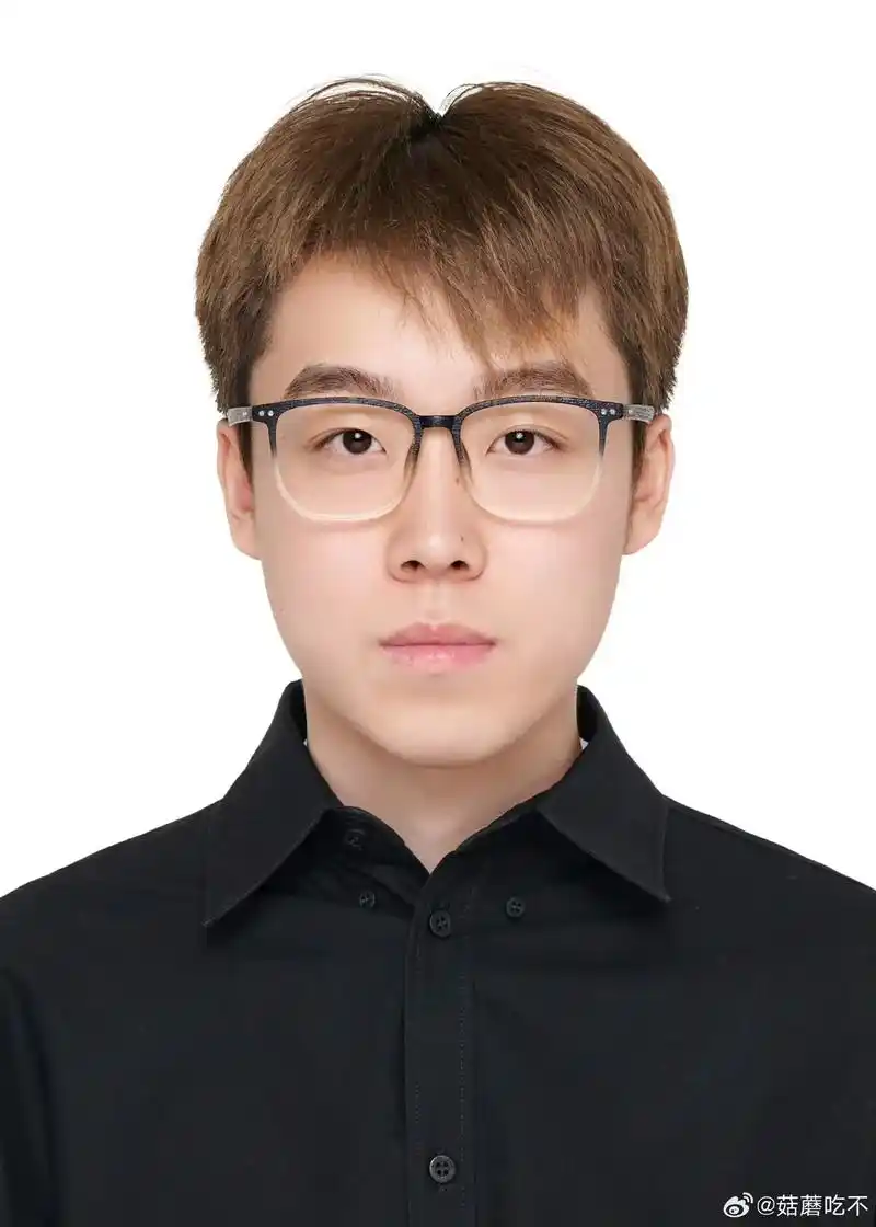 陈泽直播回放 #陈泽 形象照变成了证件照 使一样 - 抖音