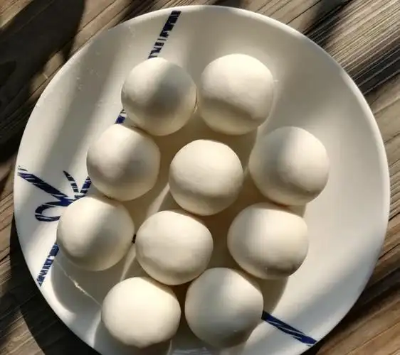 元宵节煮汤圆, 是冷水还是热水下锅? 多加一点它, 汤圆不破不黏牙