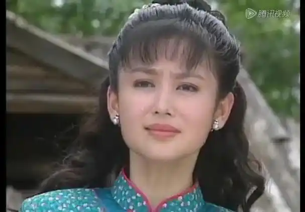 1993年,陈红的事业迎来重要时刻,出演琼瑶剧《水云间》女二号,对内地