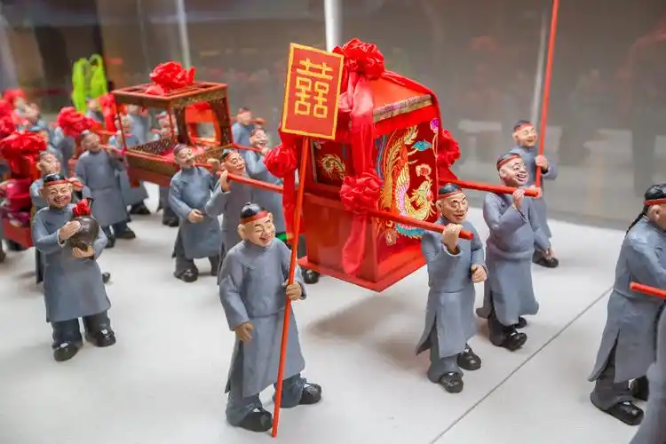 原创最幸福女子乘皇帝銮驾迎亲队伍十里长婚床费上千工时