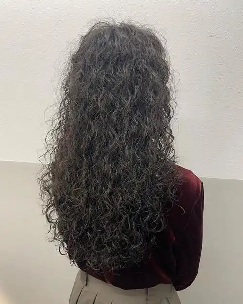 头发细软少,就选全头卷烫发,显发量又洋气