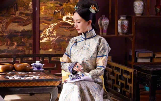 杨幂时隔八年再演清宫戏,网友:满满都是当年"晴川"的影子!