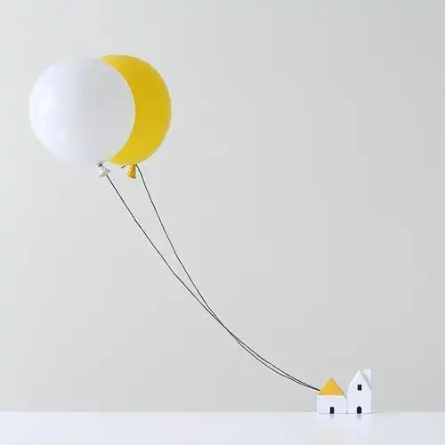 落花逐水泪满襟极简主义唯美花朵图片