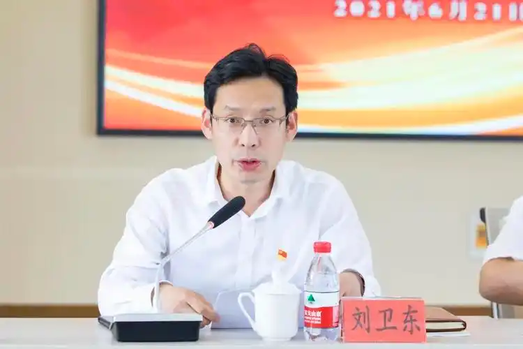 郭东海通报柘林镇"萤火虫工程"开展情况镇党委委员张雪英概述党的十八