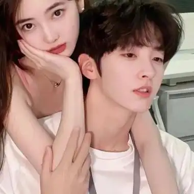 2023热门最火的情侣头像真人