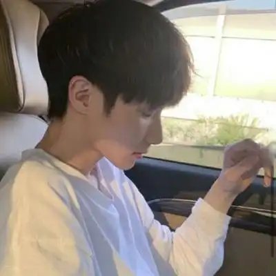 小鲜肉微信头像,高清帅气的小鲜肉照片头像