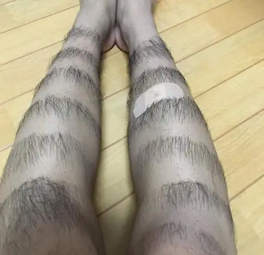 把腿毛剃成横条纹是什么网红鬼?