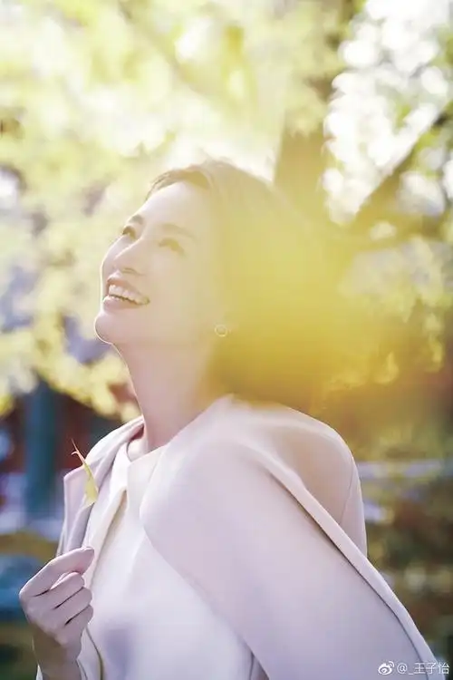 董卿- 堆糖,美图壁纸兴趣社区