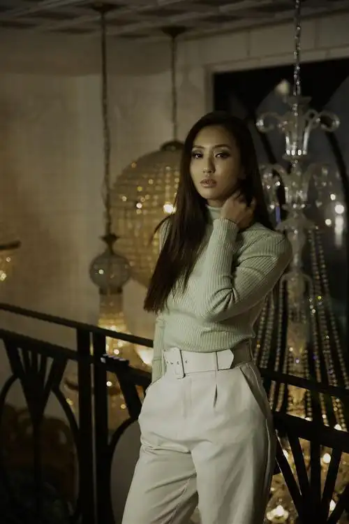 如果三十五岁还没有人爱!那就当一个男人,林嘉凌给自已设停损点