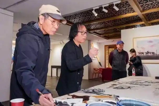 2024年荣宝斋甲辰新春书画家笔会成功举办_文化_艺术_活动
