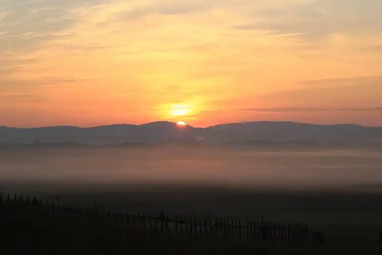 草原看日出(坝上行之二)