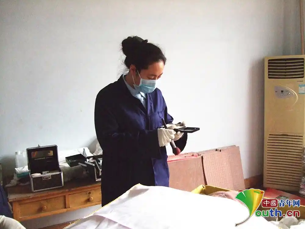 "殡葬师"李慧:"笑中带泪"送离别