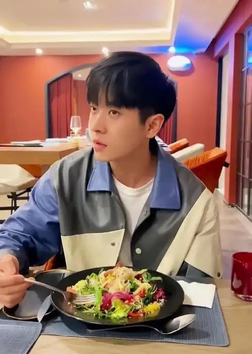 侯明昊|董思成|王星越|丞磊|王锵|郭俊辰|黄子弘凡|王子奇|陈鑫海