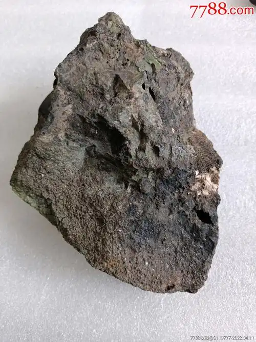 非常珍贵的金属球粒陨石