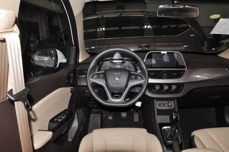 宝骏310w壁纸_宝骏310w_宝骏310w内饰图片_77/365张图片_宝骏310w米色