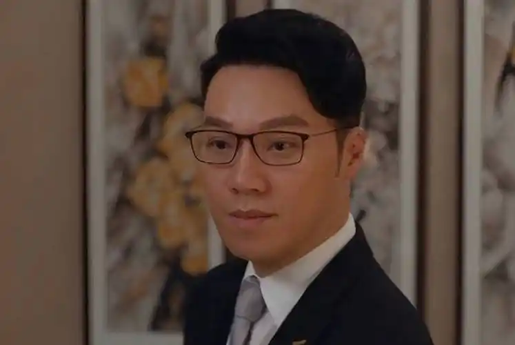 拍摄《妙手仁心》《法证先锋》和《溏心风暴3》,跟郑嘉颖是表亲也是