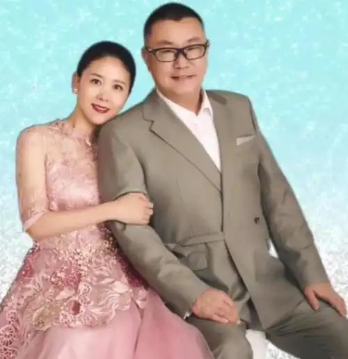 尹相杰生活近况曝光带小16岁妻子出道女方婚前是一位拍卖师