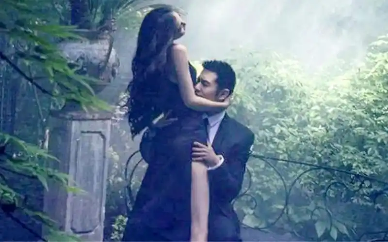 黄晓明和杨颖有多狂野?看到他们的结婚照后,只有他们敢这么拍