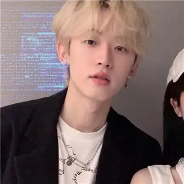 情侣头像男生拿手机挡脸拍照头像 人生若只如初见2022复古氛围情侣